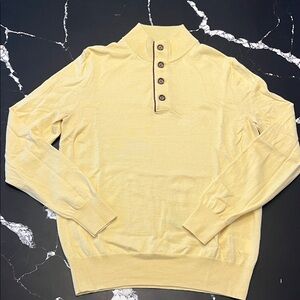 Polo Ralph Lauren - Men's Yellow Sweater with Button Collar { fits like Medium }